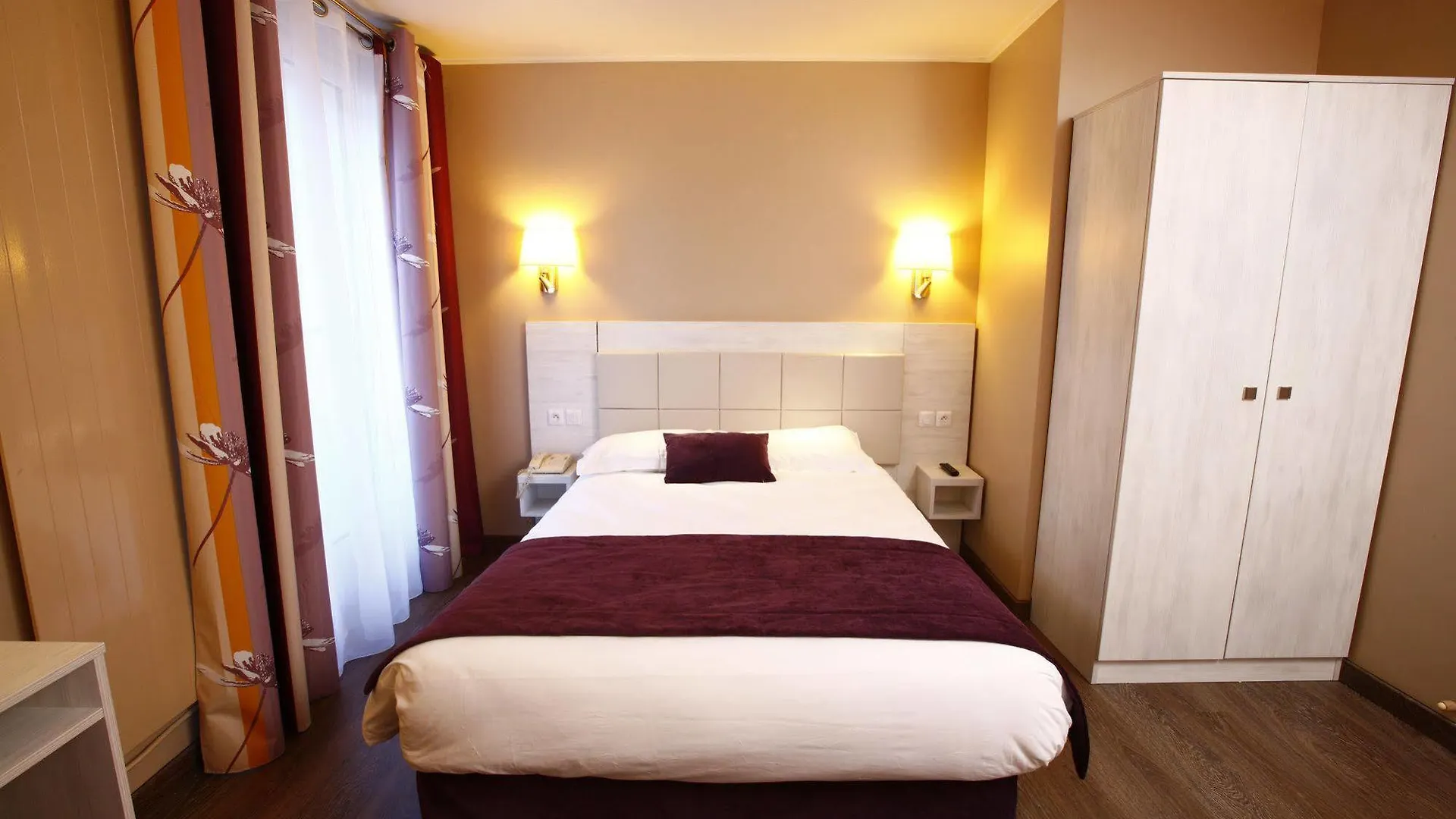 Hôtel Sunny Paris 2*,